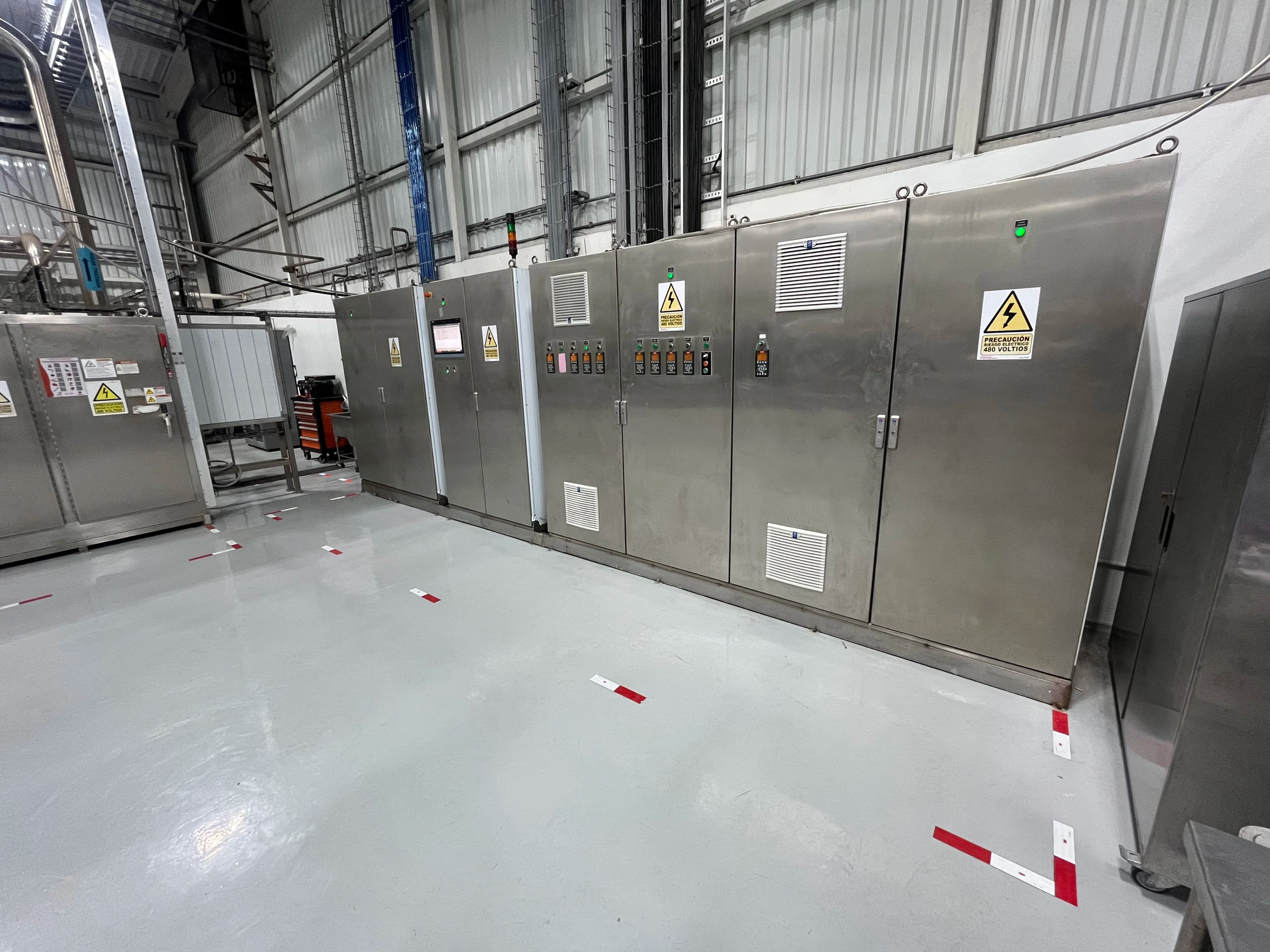 Sistema de detección y supresión en una sala eléctrica y de servidores