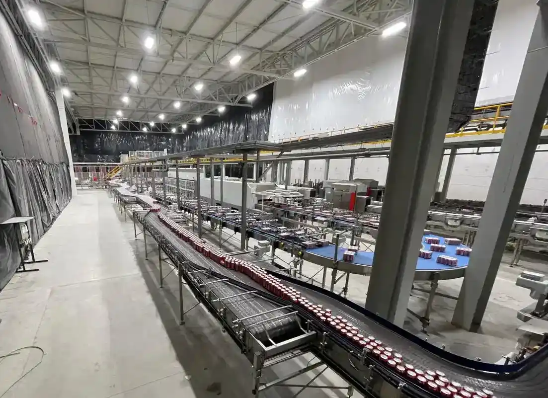 Ingeniería, instalación y automatización de iluminación interior en plantas de producción