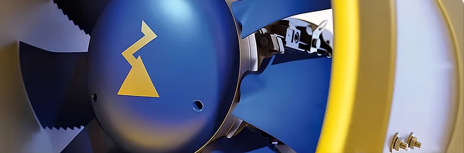 Técnicos de STAR integrando ventiladores ZIEHL-ABEGG en una planta industrial
