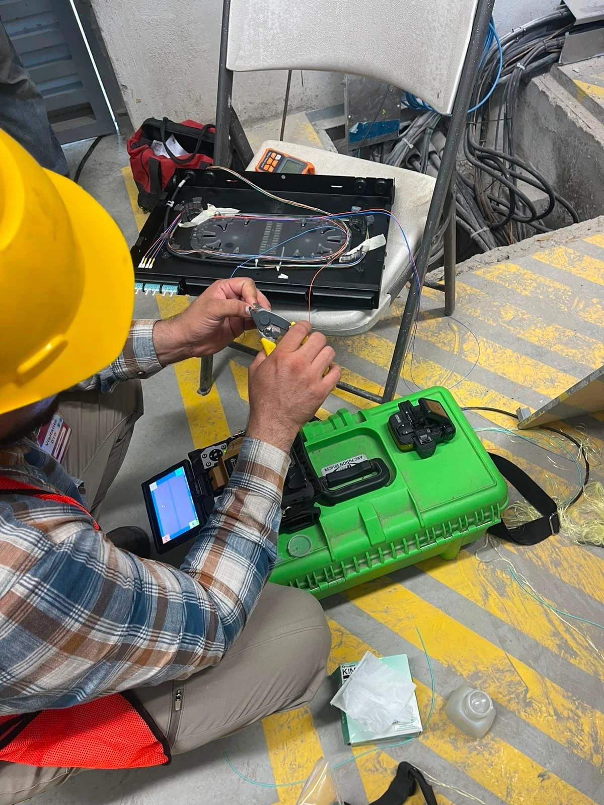 Fusión de fibra óptica y pruebas de red