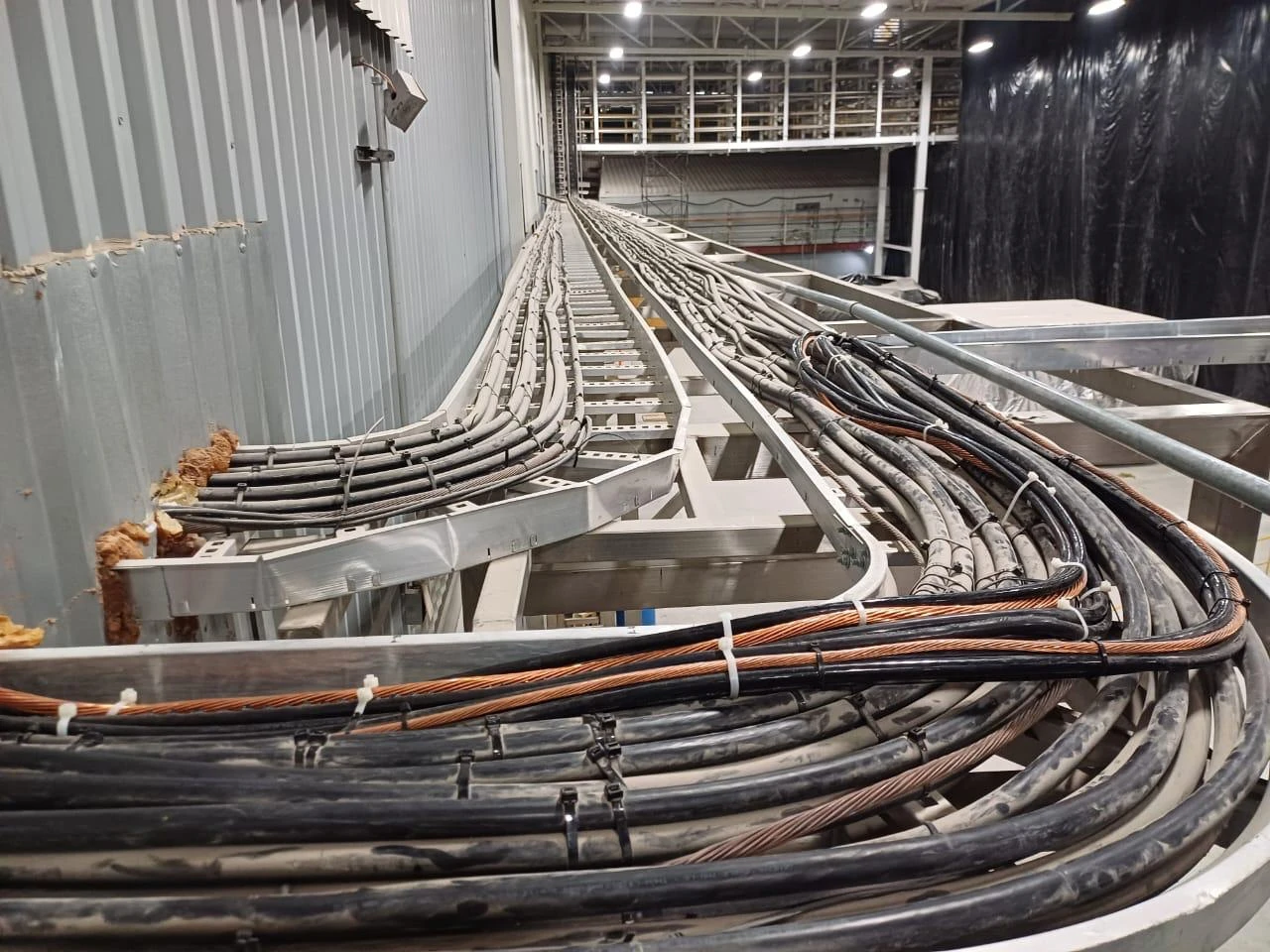 Integración del transformador y tableros del sistema eléctrico