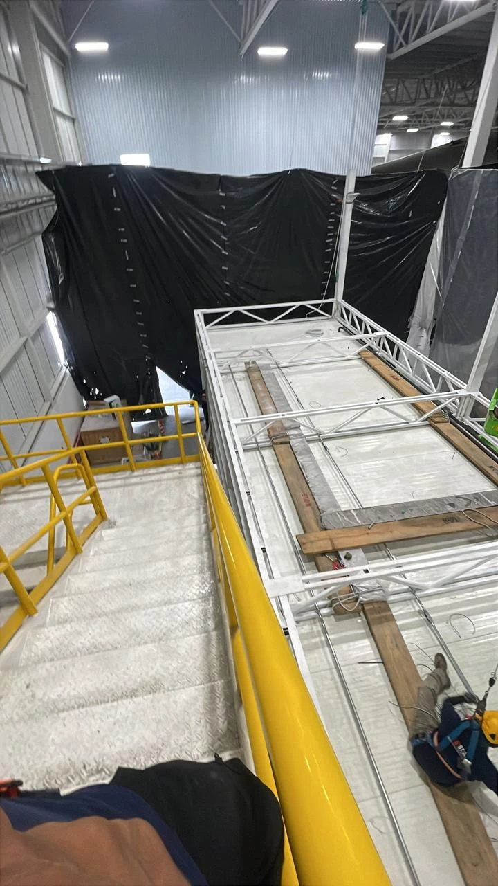 Conformación de un ambiente de temperatura controlada dentro de la planta