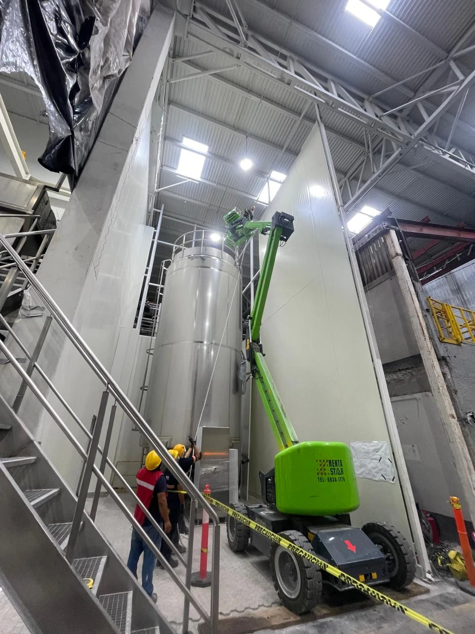 Montaje de cerramientos para cuartos fríos y congelados