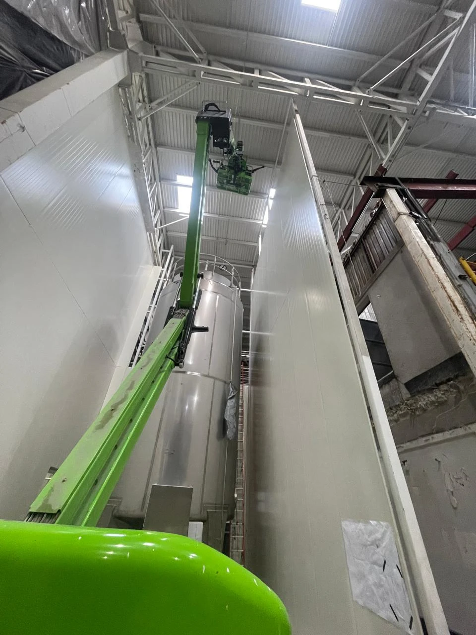 Construcción de infraestructura frigorífica mediante panel modular PIR