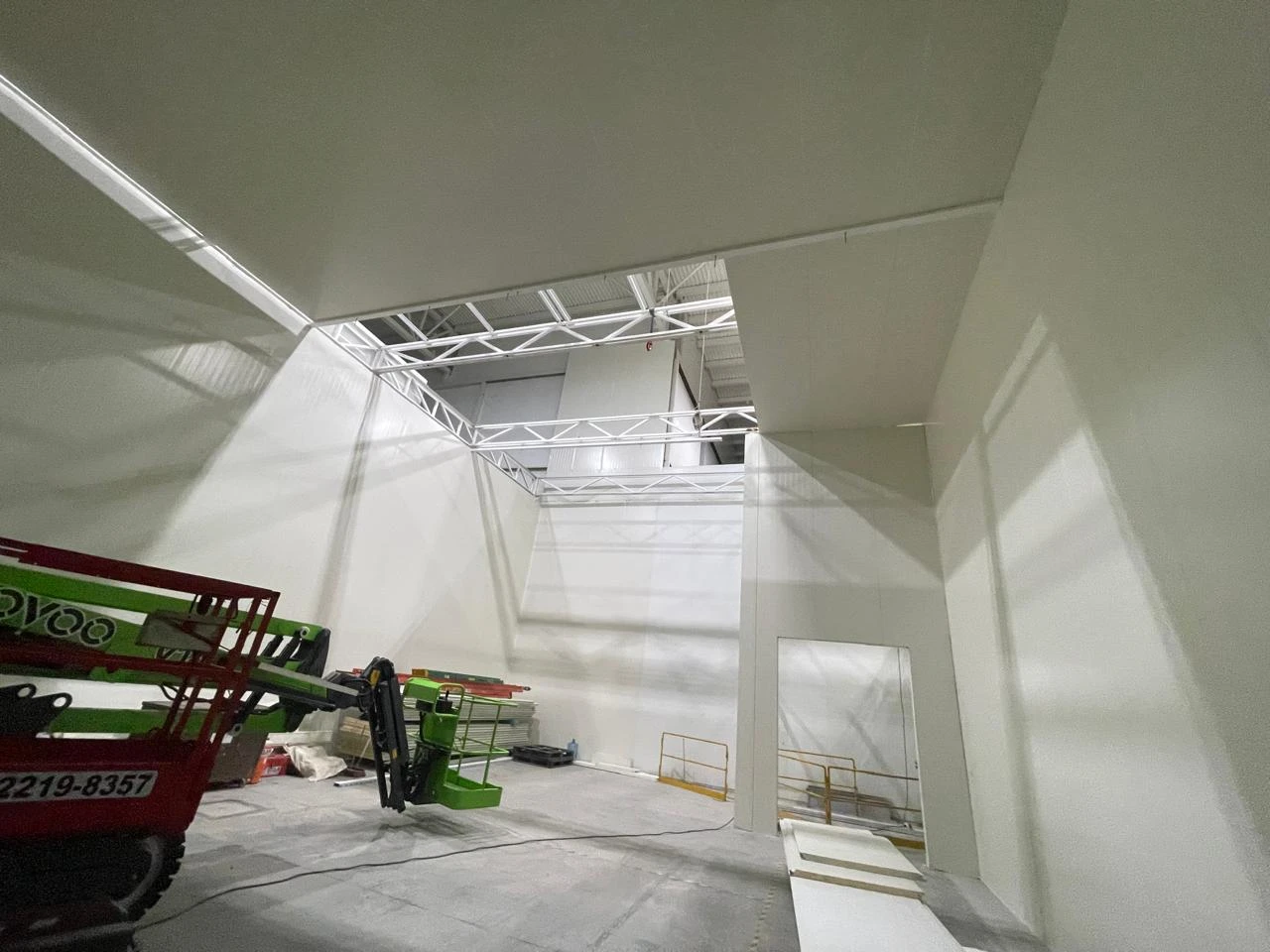 Proceso de construcción de un cuarto frío para Coca-Cola