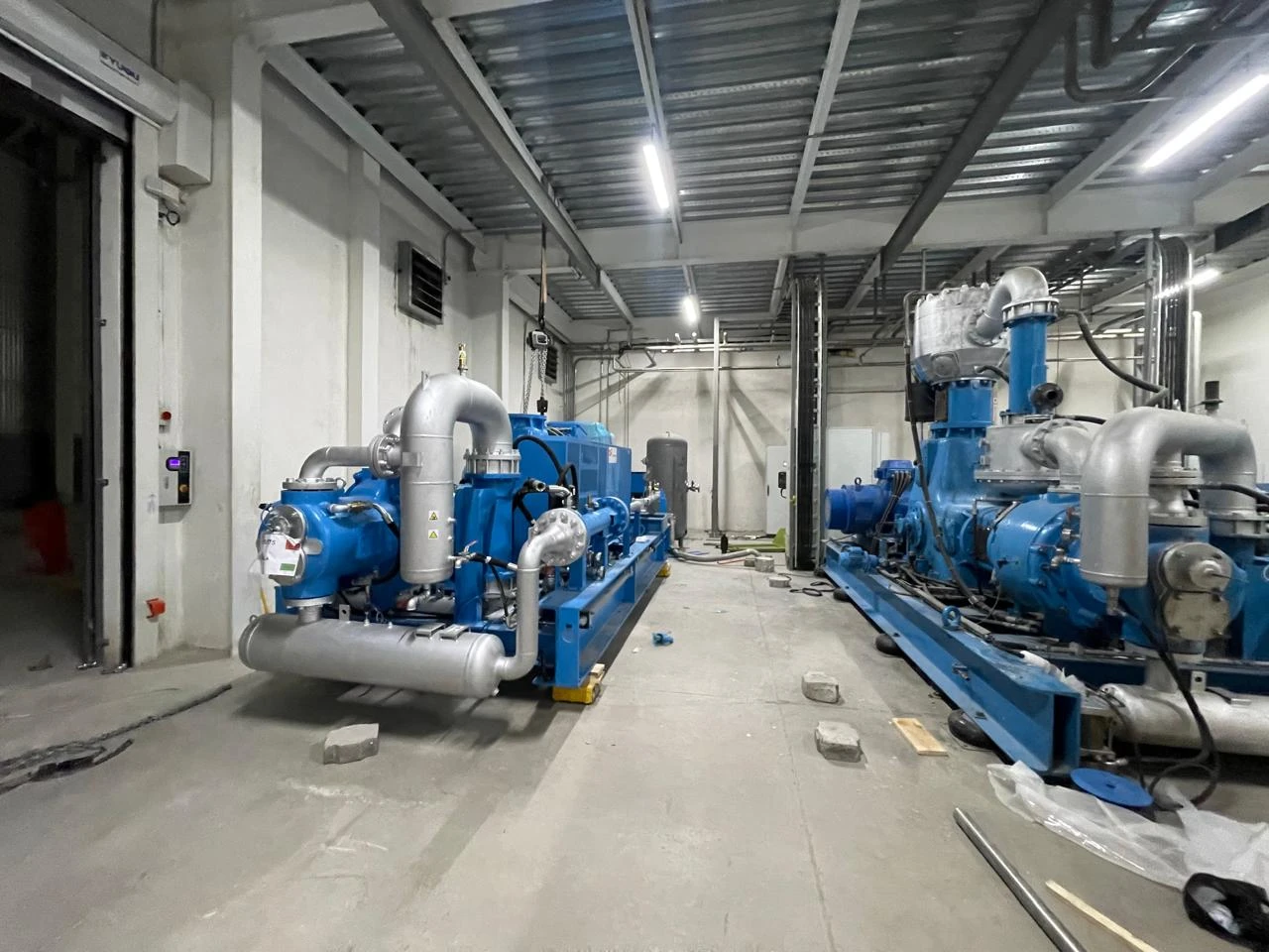 Conexión eléctrica del motor y organización de los conductores de potencia.