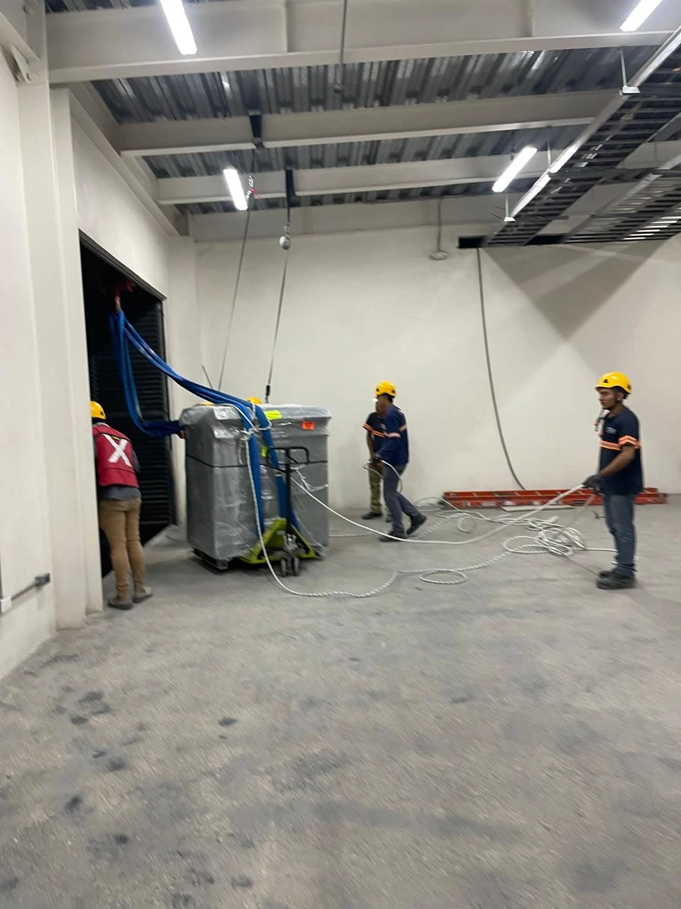 Conexiones eléctricas del transformador industrial