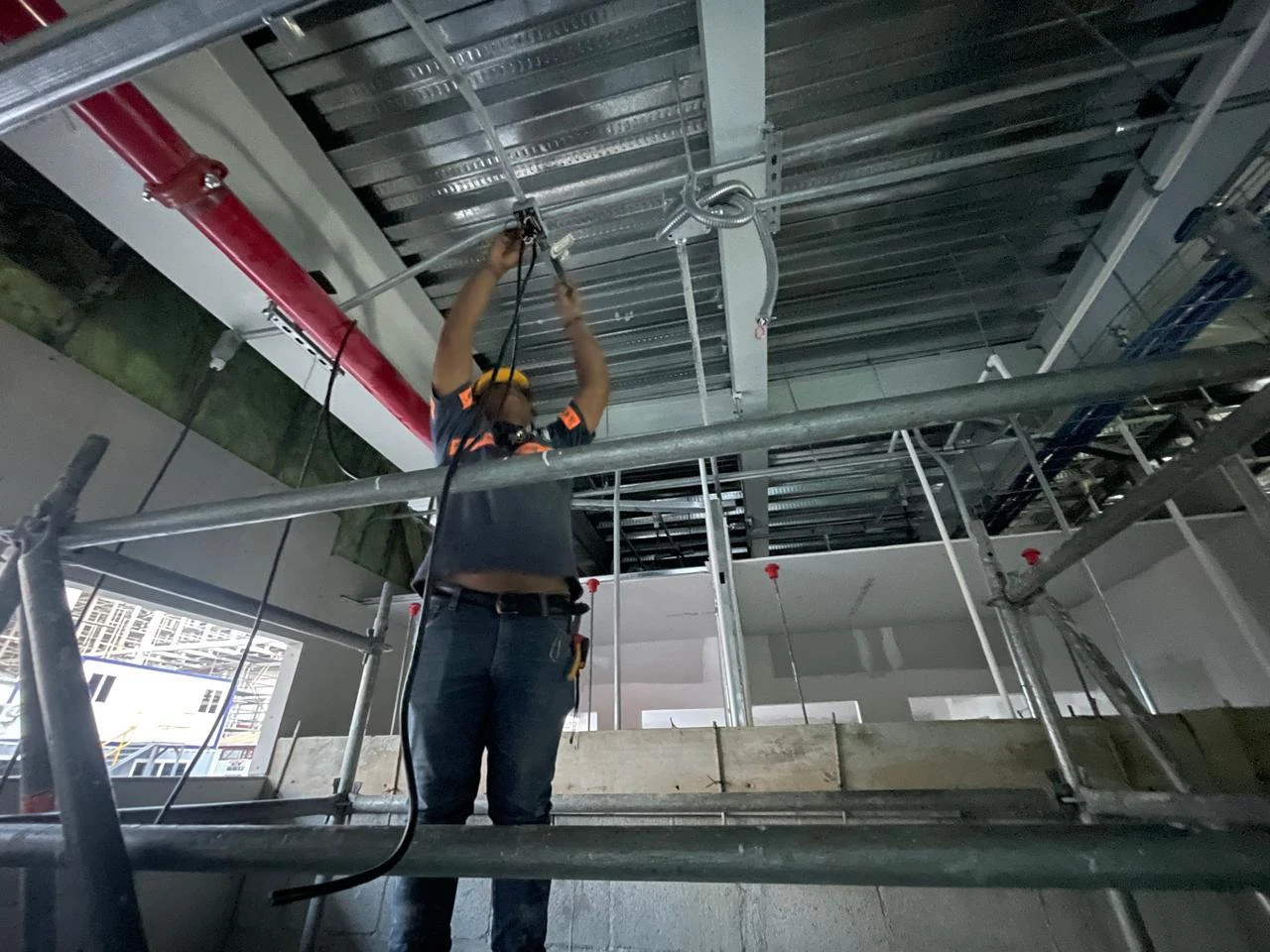 Instalación de componentes certificados para una red estructurada categoría 6A