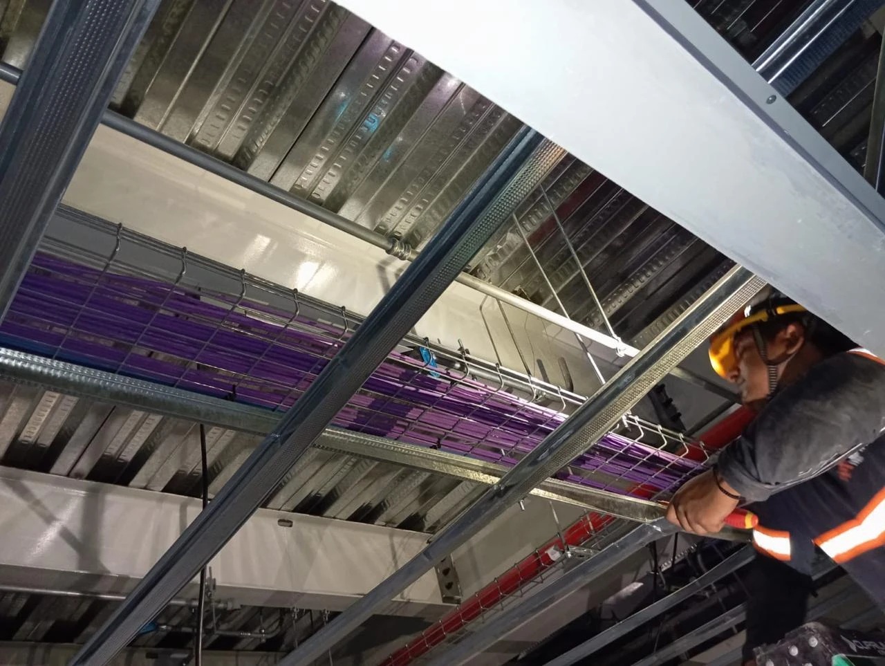 Identificación de cables y puertos dentro del sistema de telecomunicaciones