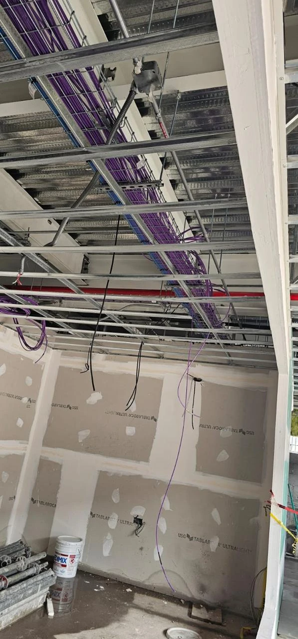 Organización interna de cableado en un rack de red estructurada