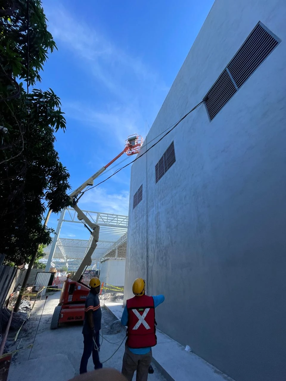 Montaje e integración de infraestructura eléctrica para refrigeración