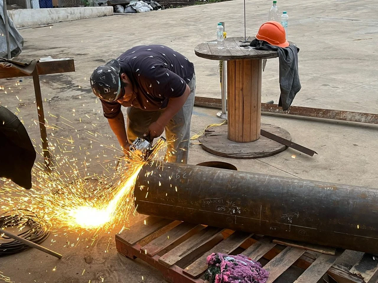 Soportes fabricados para la red de tuberías industriales