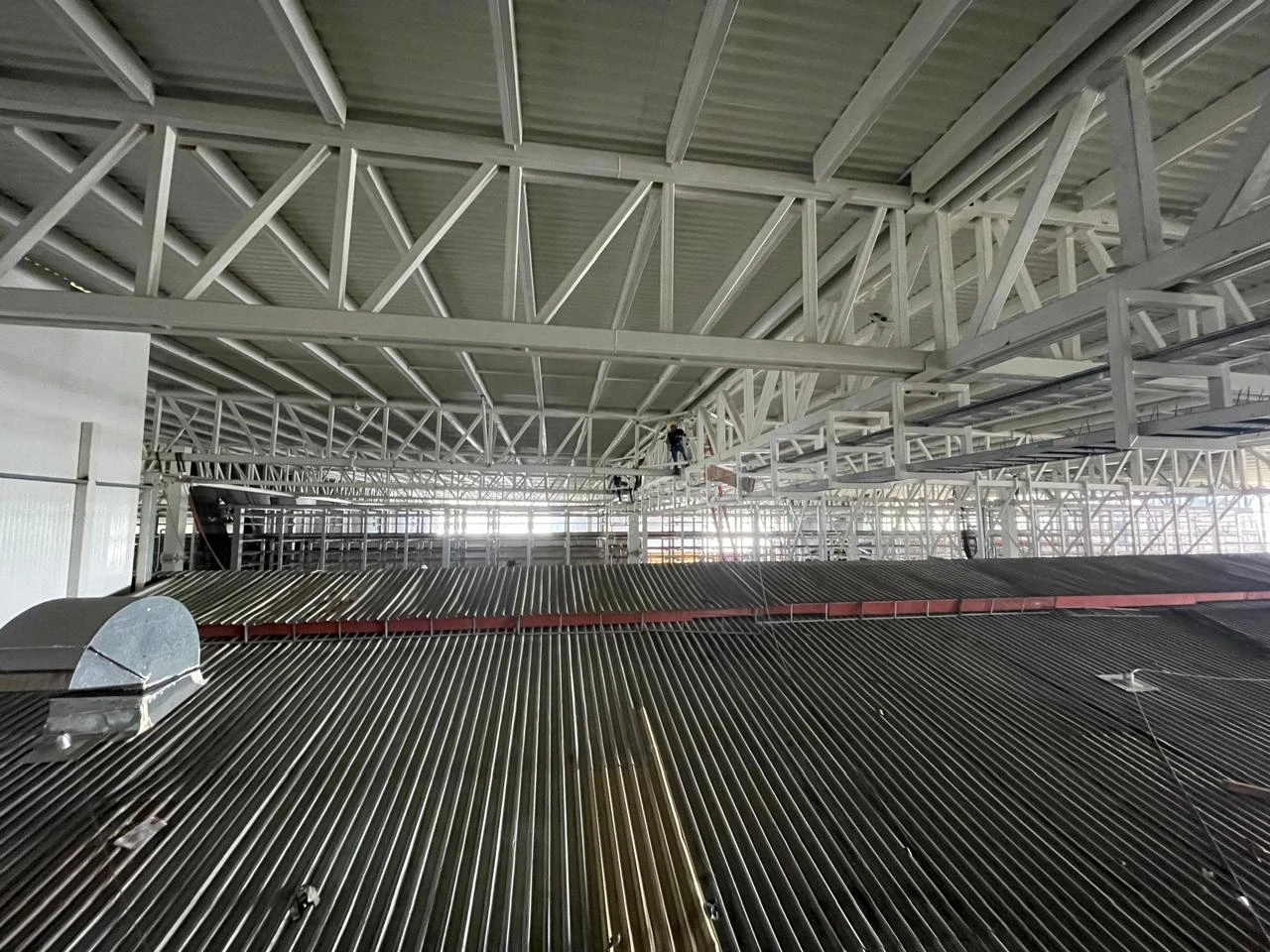 Infraestructura superior asociada al sistema de refrigeración industrial