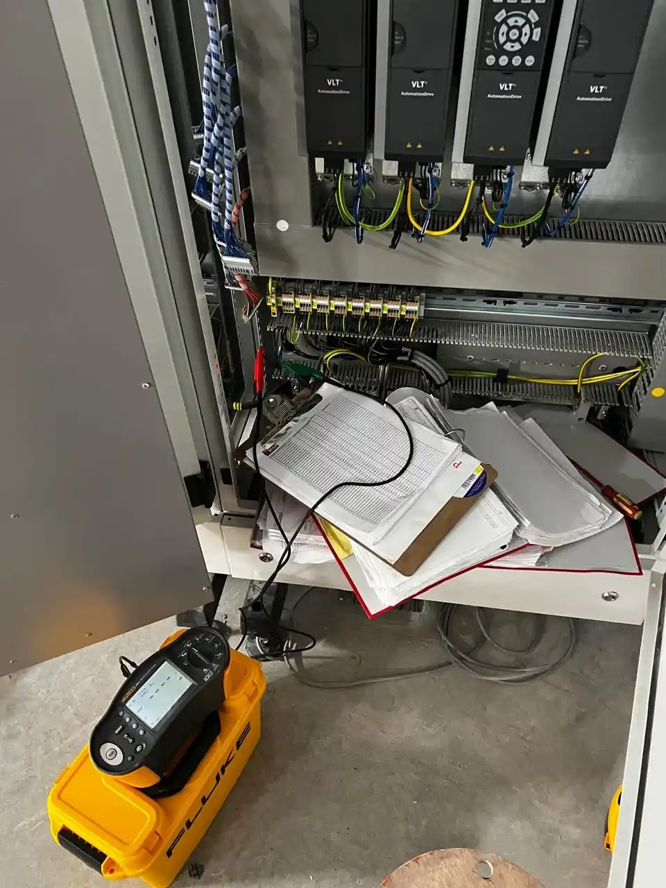 Verificación del cableado de comunicación industrial de equipos Krones