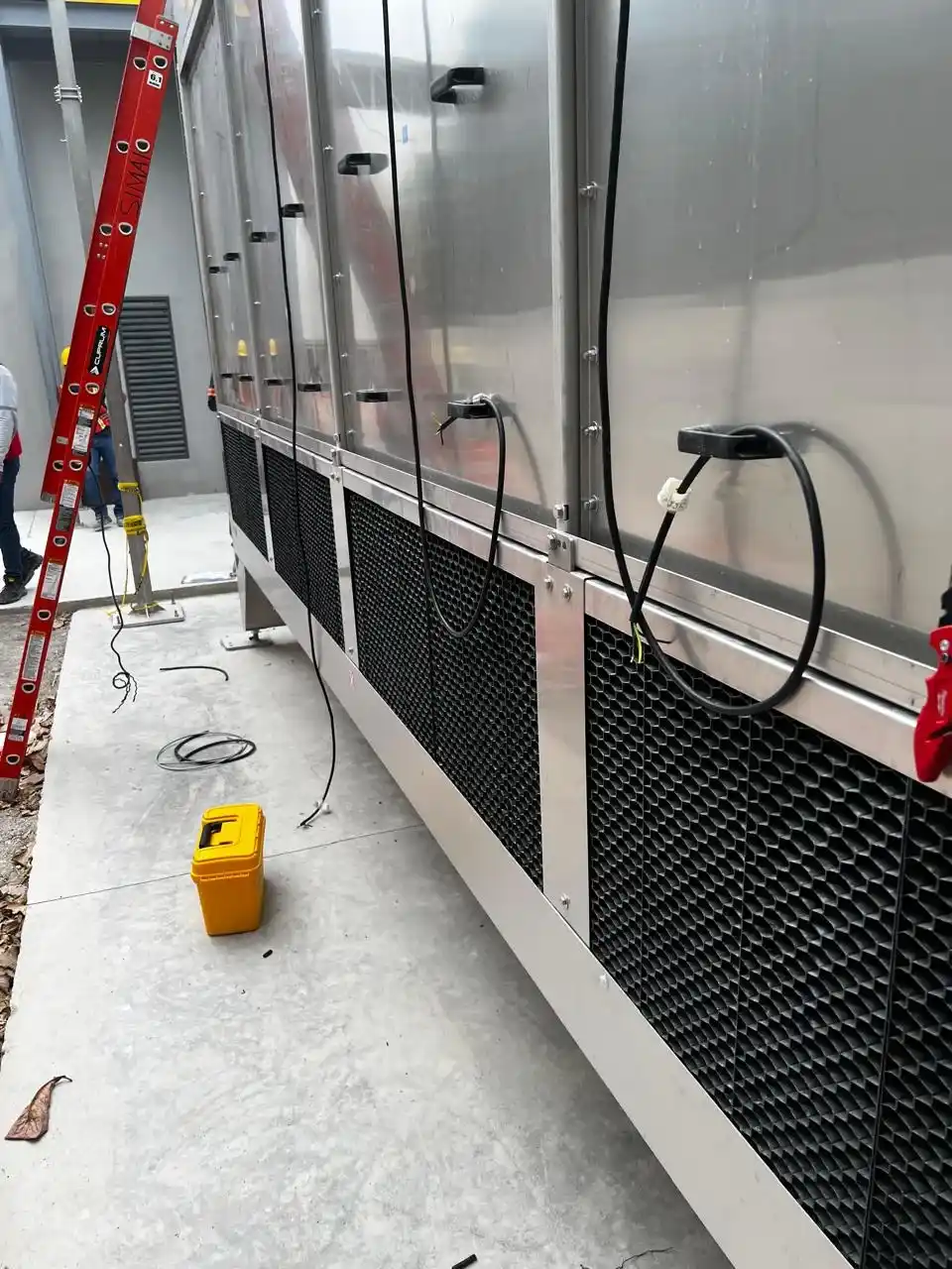 Validación de la integración eléctrica de equipos en una línea industrial